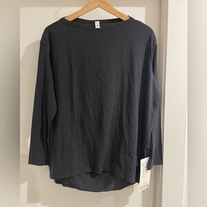 Lululemon back in action shirt